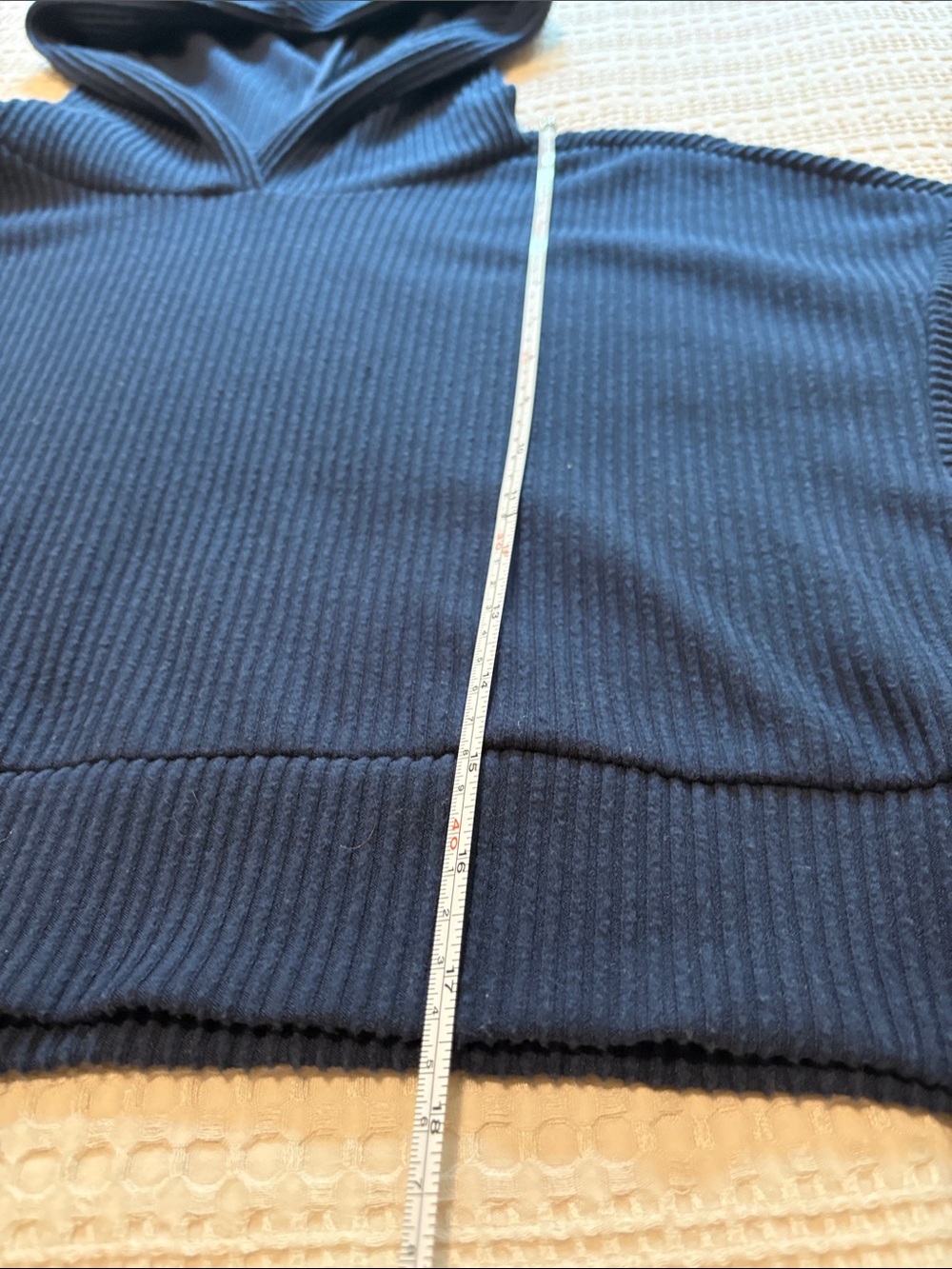 ALO Yoga Muse Women’s Ribbed Cropped Hoodie in Navy Blue - Picture 5 of 7